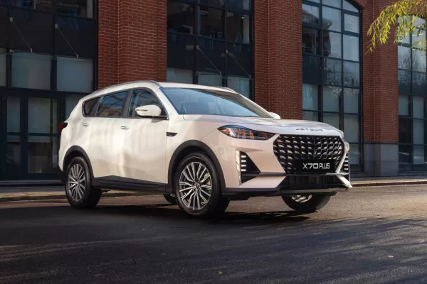 Chery представила стильный и экономичный Jetour X70 PLUS C-DM