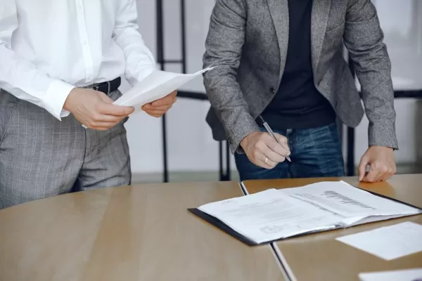 Тысячи работают “в тени”: в Казахстане подняли важный вопрос