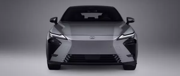 Lexus представил европейскую версию нового ES