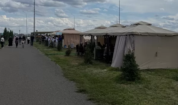 Ресторанные цены на еду в палатках на празднике в честь Абая удивили казахстанцев