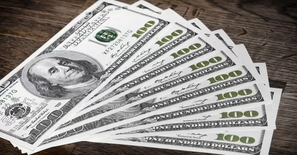 Казахстан превращается в транзитный хаб для валютных потоков