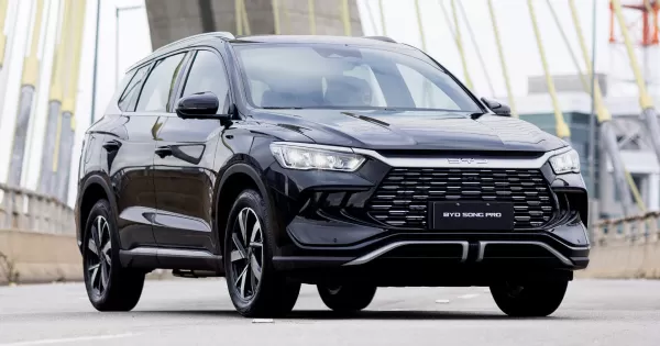 BYD показал первый гибрид, работающий на спиртовом топливе