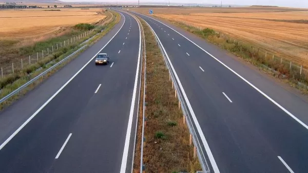На двух трассах Казахстана начали штрафовать за среднюю скорость