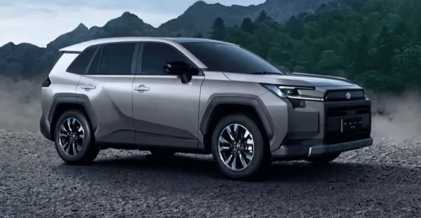 Новый Toyota RAV4 обновили заметно: что изменилось