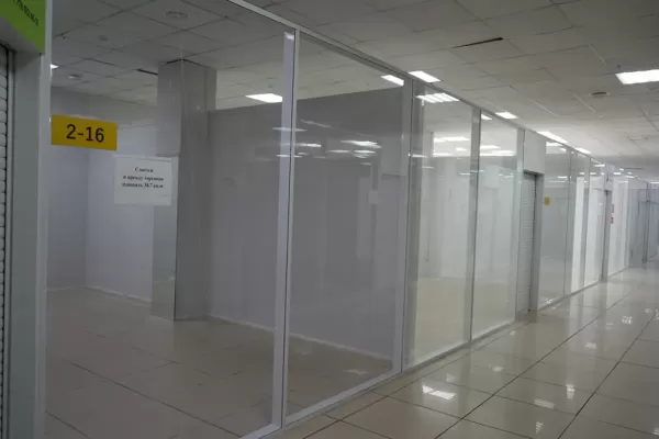 В одном из городов Казахстана массово закрываются магазины и бутики