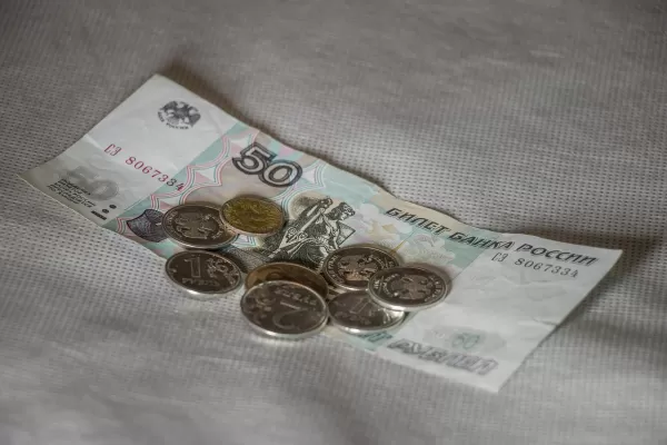 В России нашли способ спасти рубль от обесценивания