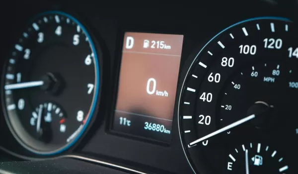 Штраф до 6 млн: в Узбекистане вводят ответственность за автомахинации