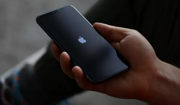 Владельцам iPhone грозит кража данных и денег