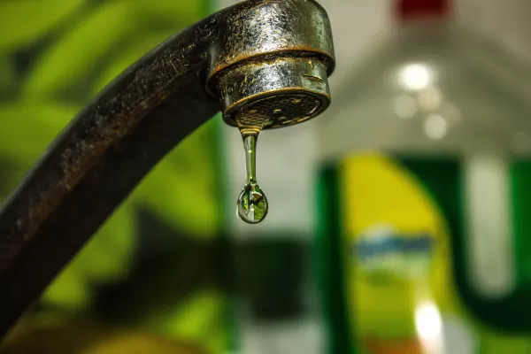 В Астане из кранов может пойти зеленая вода