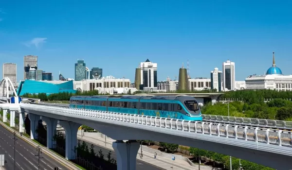 Halyk Bank начисляет бонусы за проезд в Astana LRT