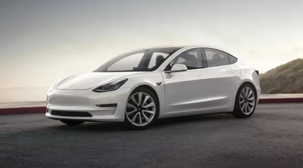 Tesla отзывает 218 тыс. машин из-за задержки камеры заднего вида