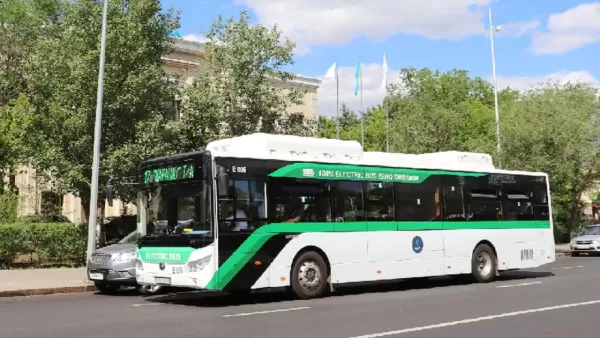 Автобусы, метро и LRT станут бесплатными в Астане и Алматы на один день